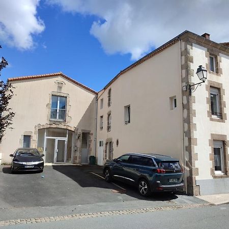 Ferienwohnung Logis Des Chouans Les Landes-Genusson Exterior foto